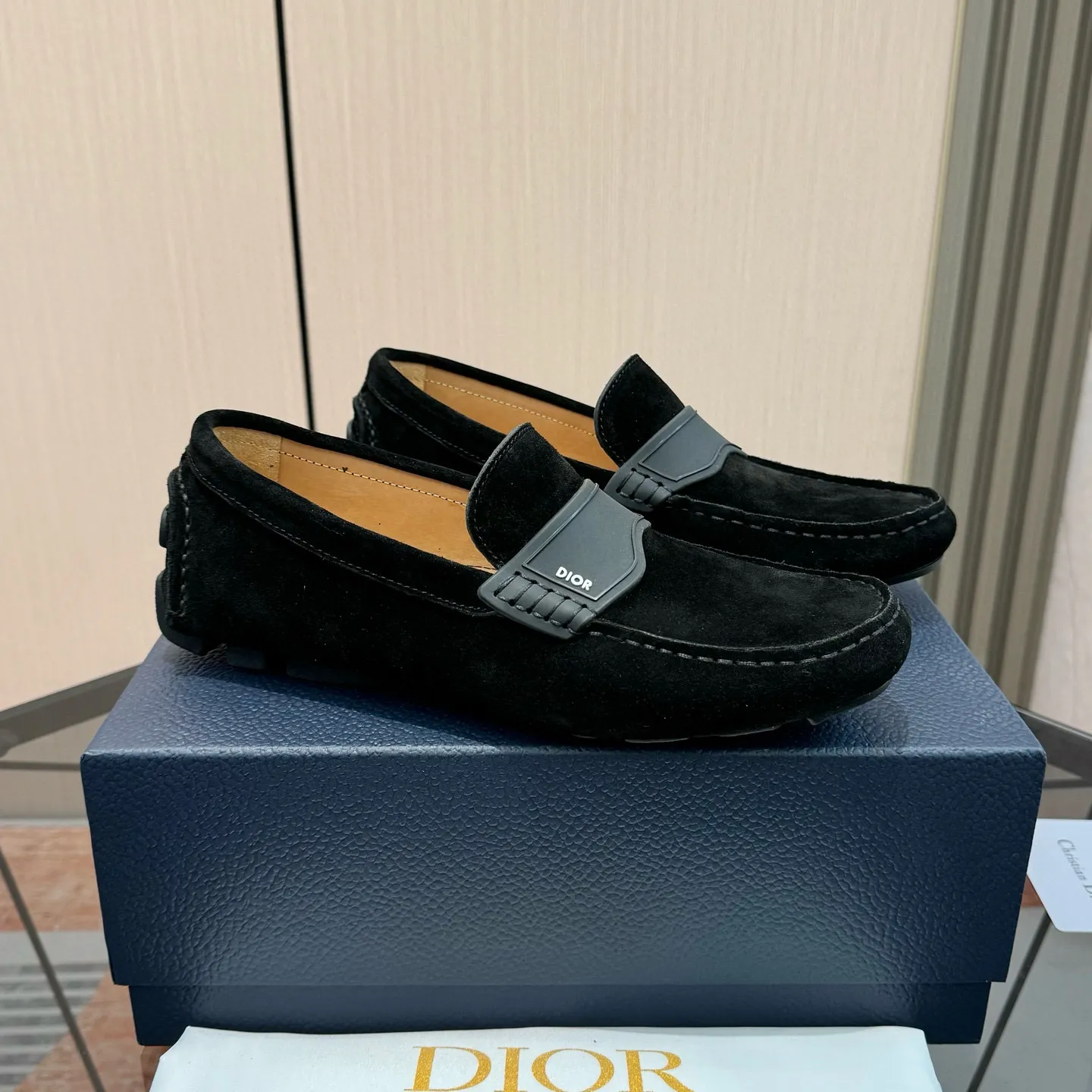 Men's shoes: 580💰 (Niu Li) (Dior Doudou shoes) Exclusive new model Official website new model The upper is made of high-quality imported calf, the color is delicate, and the luxurious texture flows. Tailor-made for exquisite men, creating a noble aura. Delicate and smooth lines. Cowhide lining. Size: 38-44, 45 customized. Outdoor driving shoes for experienced drivers🚗